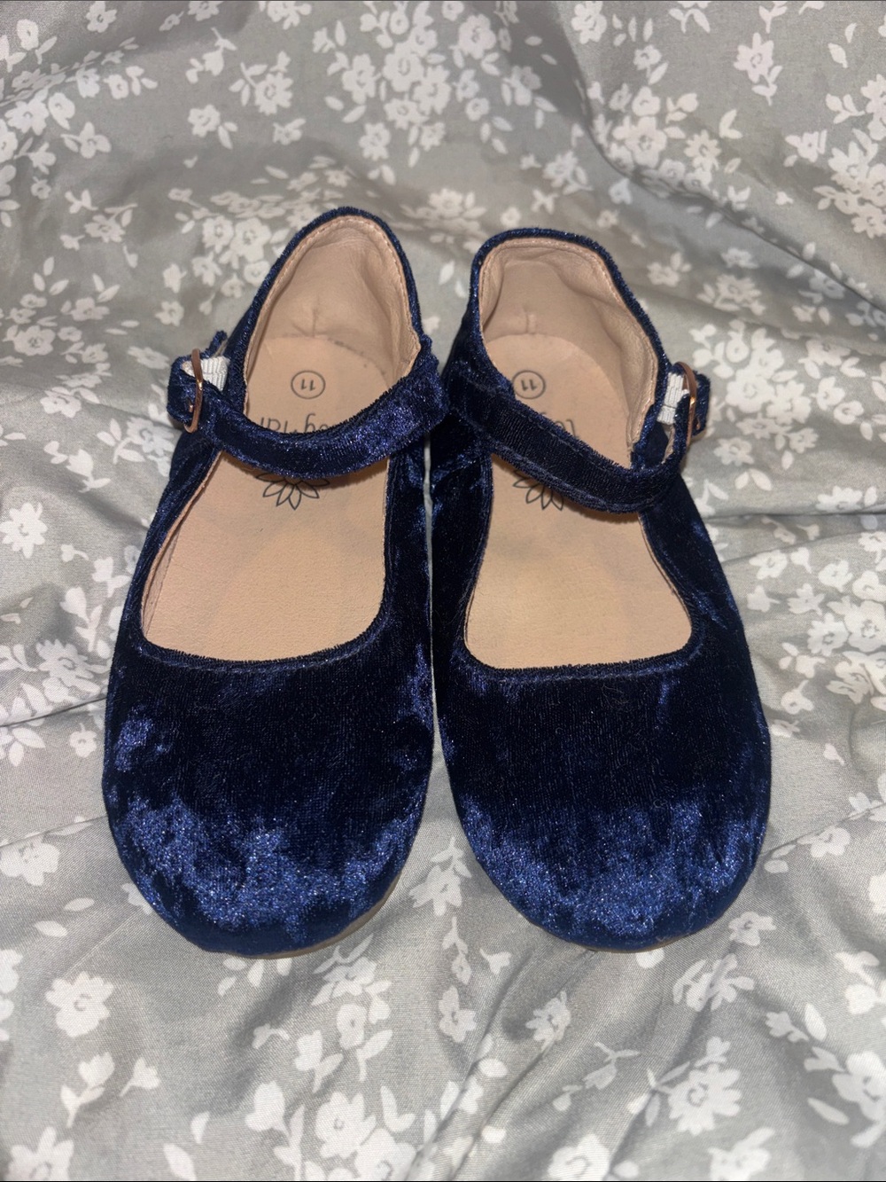Velvet flats